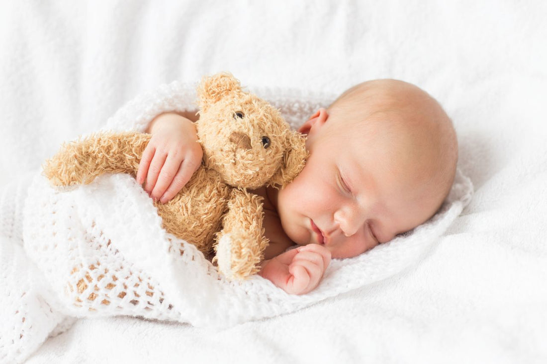 Essential Guide to Take Care of Your Newborn Baby with Proper Newborn Diaper Use