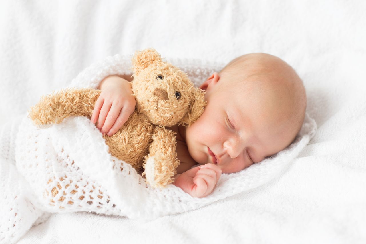 Essential Guide to Take Care of Your Newborn Baby with Proper Newborn Diaper Use