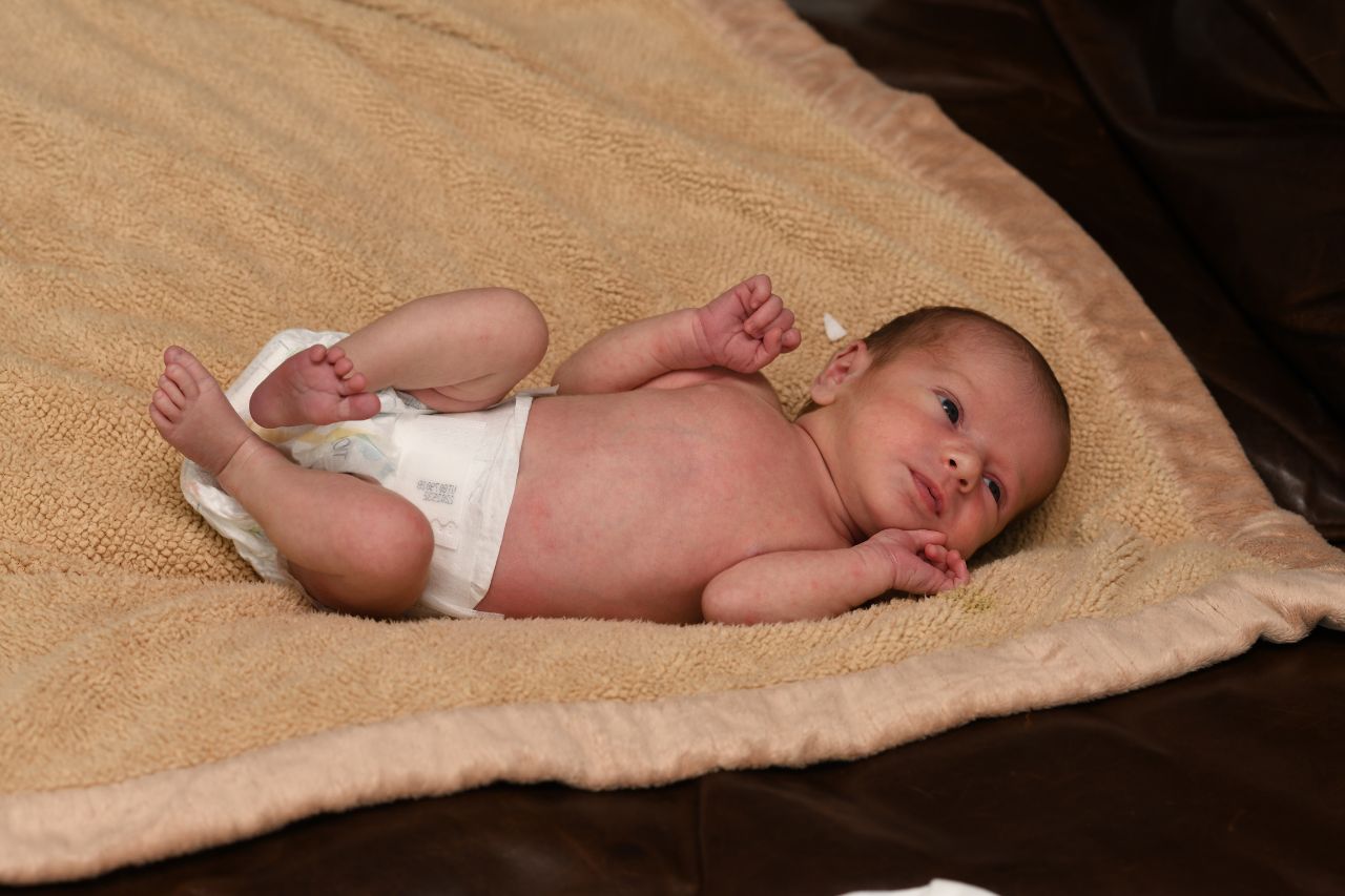Tips Memilih Pamper Bayi Baru Lahir yang Selesa dan Selamat